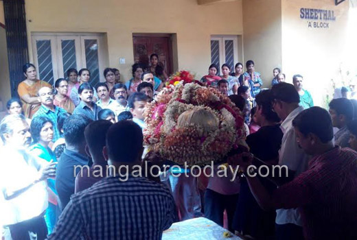 Hundreds bid tearful farewell to renowned Tulu dramatist, actor KN Tailor 1